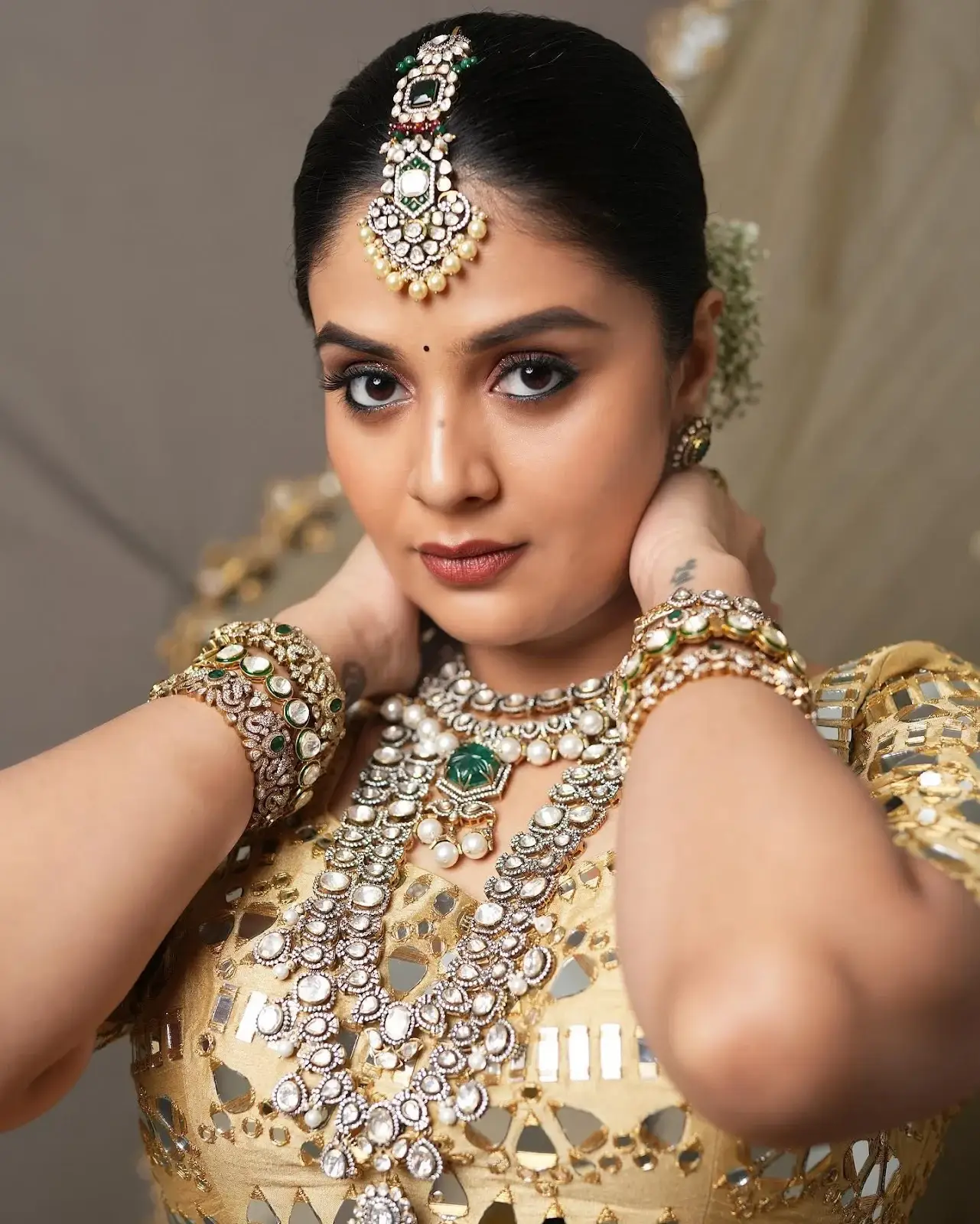 BEAUTIFUL TELUGU GIRL SREEMUKHI IN TRADITIONAL YELLOW LEHENGA CHOLI 6